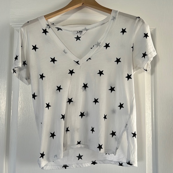 Like new LnA v neck tee. Size XS - Picture 1 of 6